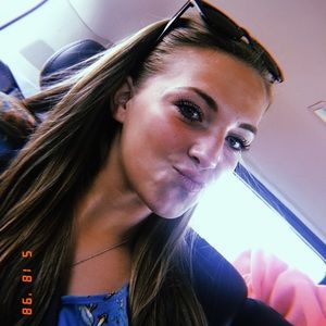 Meet your Posher, Nicole